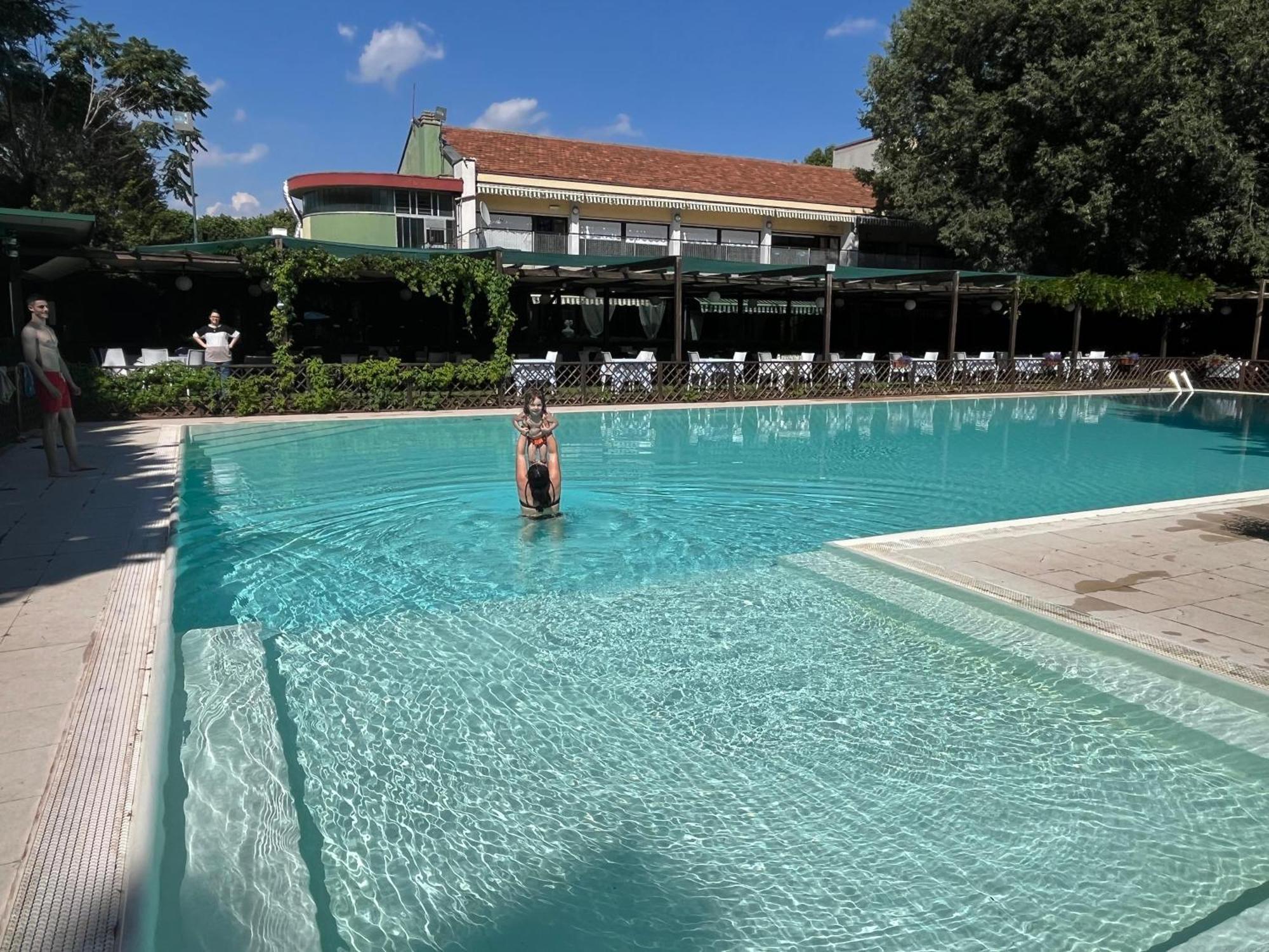 Hotel Sporting Brugherio Exterior photo